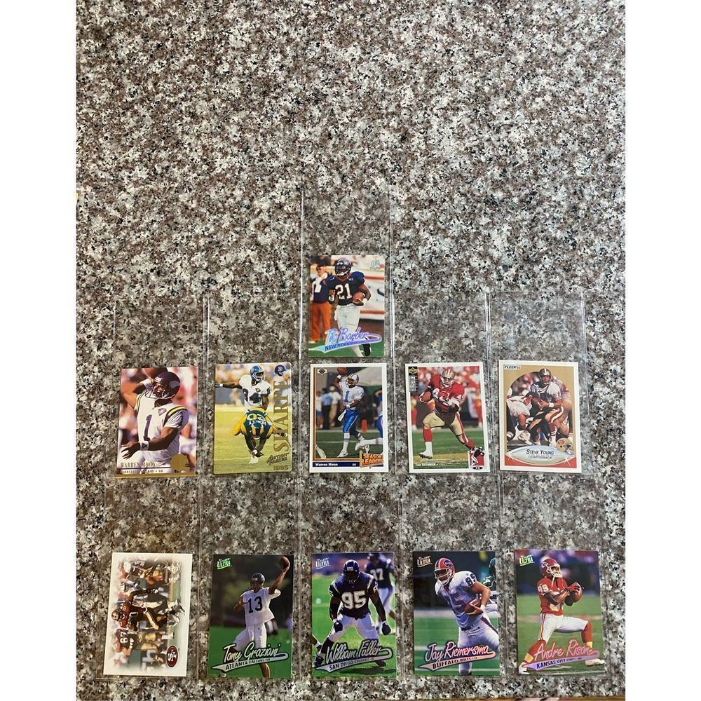 11 Piece Football Card Lot